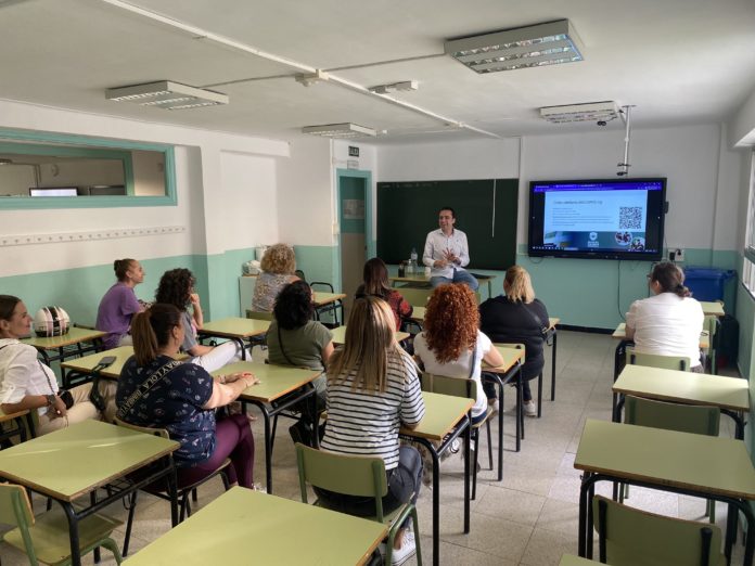 Reunión informativa celebrada durante el curso escolar 2022-23 en el 5º curso de Educación Primaria.